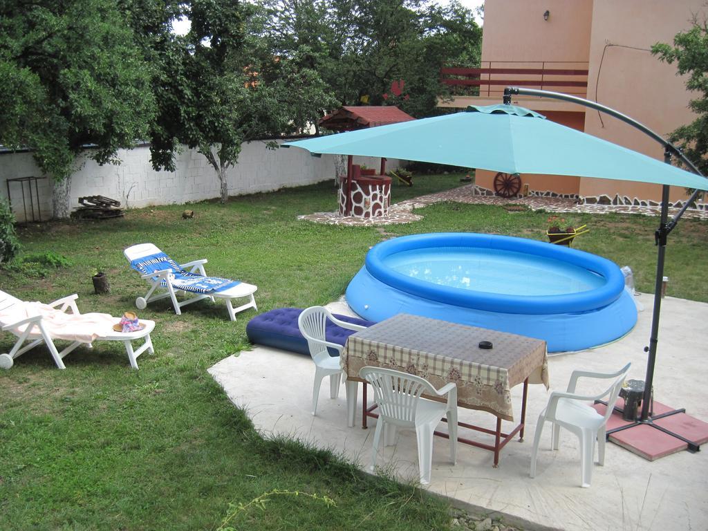 Hadjibulevata Guest House Kovachevtsi Esterno foto