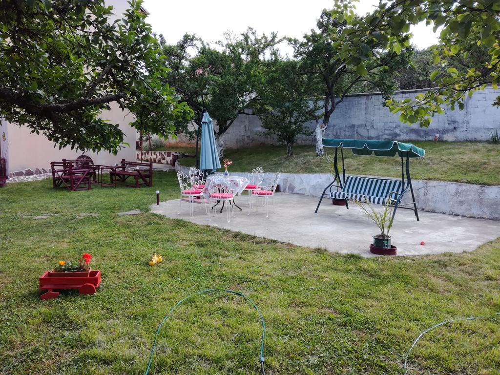 Hadjibulevata Guest House Kovachevtsi Esterno foto
